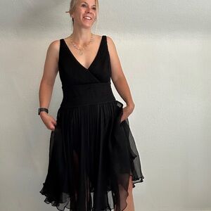 Tadashi Shoji Collection ruffled crepe v-neck 100% silk sleeveless dress